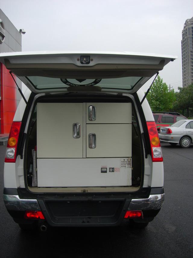 “生命之舟”急救送血車 “生命之舟”急救送血車