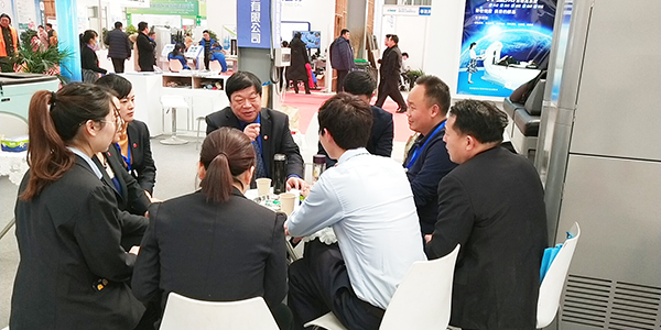 飛龍醫(yī)療工作人員 飛龍醫(yī)療工作人員